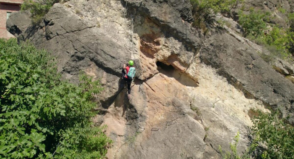 Rincon-de-ademuz-v2-frame-at-1m50s-castielfabib-asalto-al-castillo-scaled Rincon-de-ademuz-v2-frame-at-1m50s-castielfabib-asalto-al-castillo-scaled